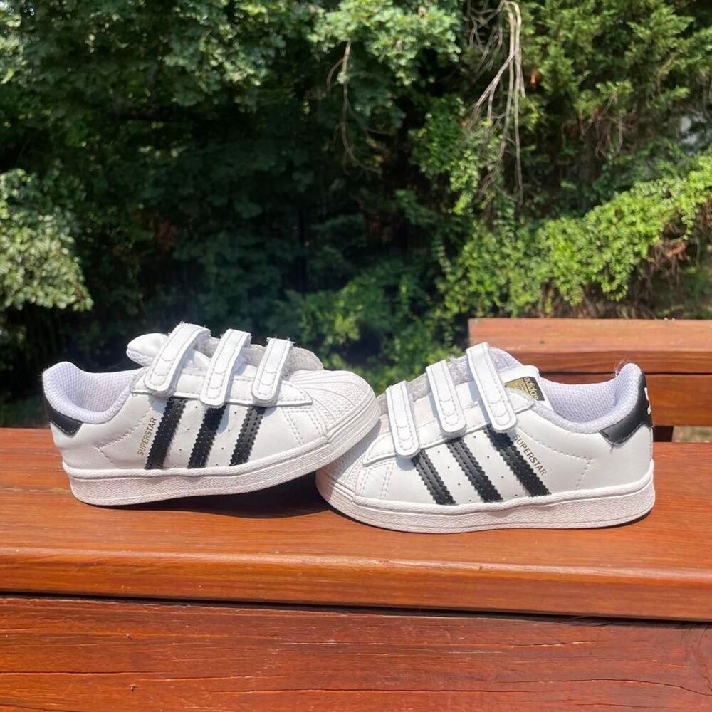 Adidas Originals Superstar Youth 7.5 White and Black Easy On Sneakers